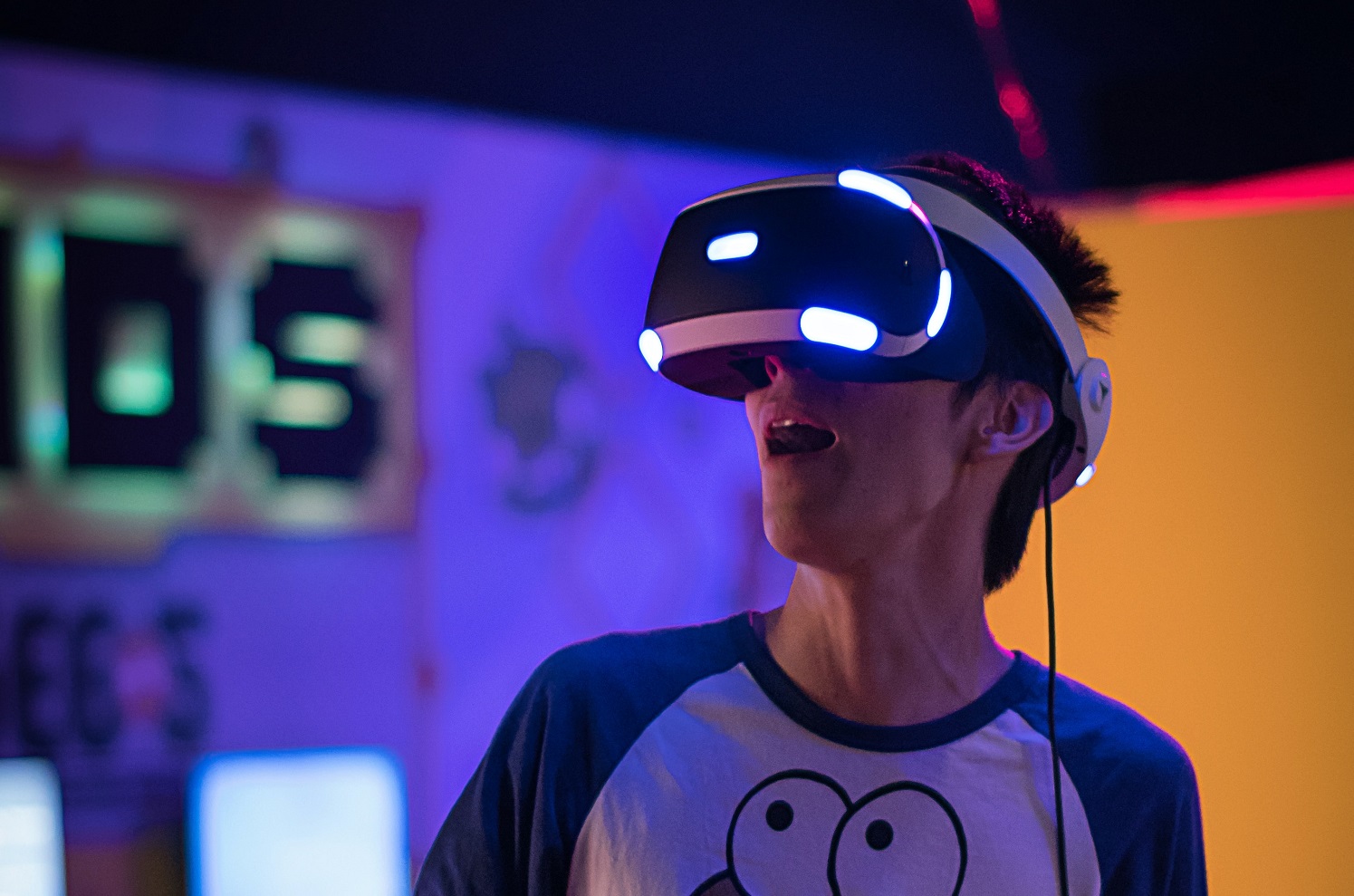 VR